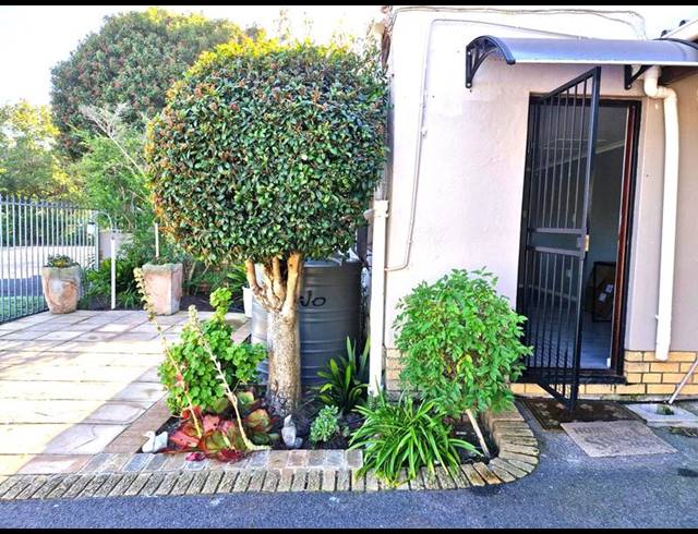 1 BEDROOM PROPERTY TO RENT IN PAROW NORTH